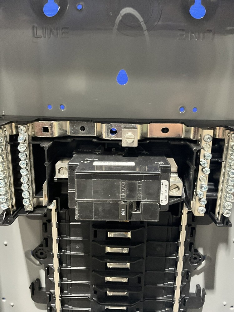 Square D 100 Amp 240V Main Panelboard Load Center Panel 1PH 3W QOC32UF 🟦