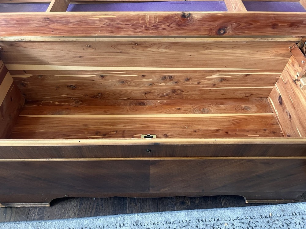 Bluebird Cedar Chest Brown Solid Wood Rectangular Storage Chest Trunk Hinged Lid