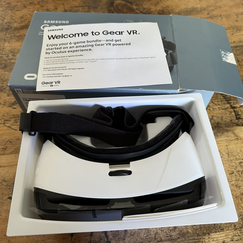 Samsung Gear Smartphone VR Headset Powered By Oculus