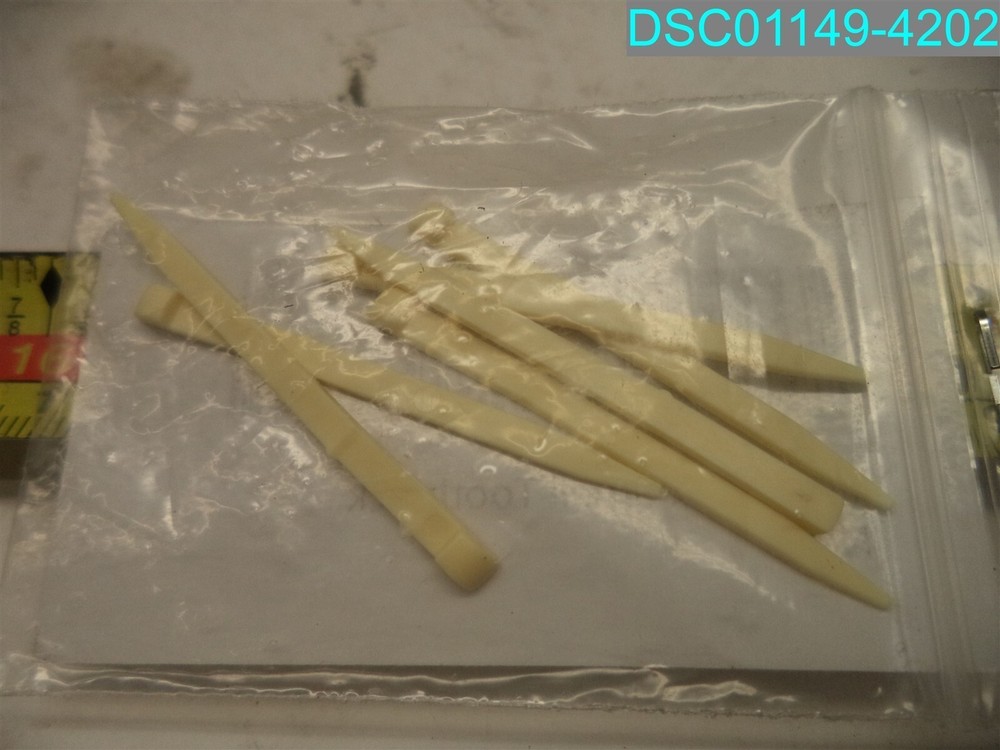 VICTORINOX SMALL TOOTHPICK