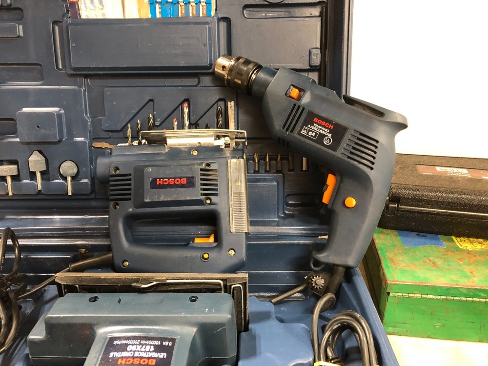 Bosch PSB 800-4 power tool kit with assorted accessories in hard case