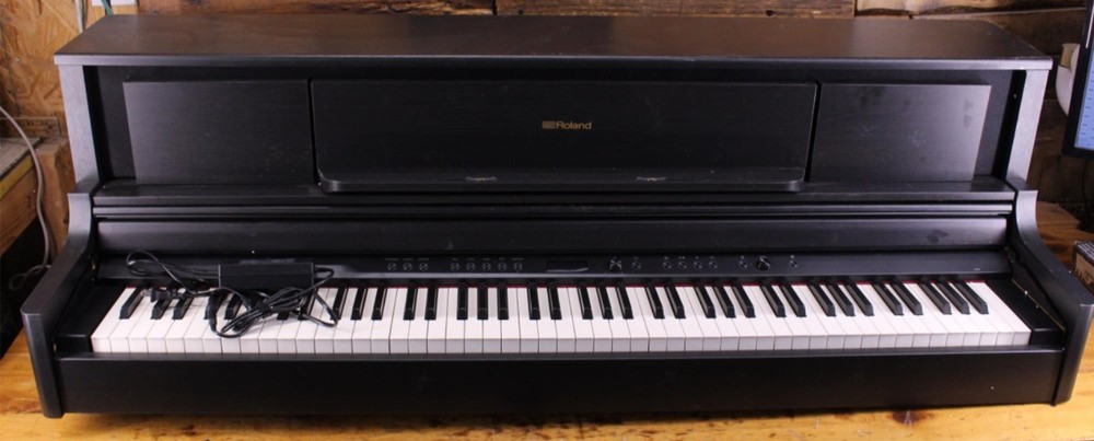 Roland LX705 Digital Piano ISSUE