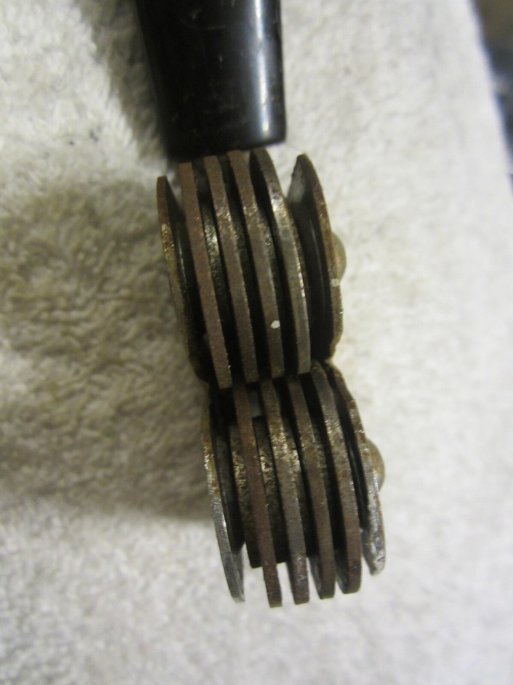 1 ad EKCO Black Plastic Handle Manual Pull Through Knife Sharpener USA VTG