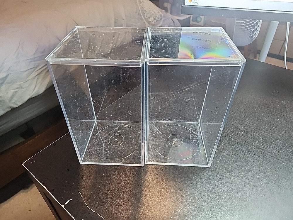 Display Cases, 7"x4"x4", Lot of 2