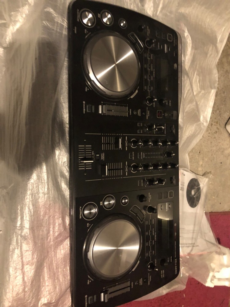 Pioneer XDJ-AERO Digital DJ Controller