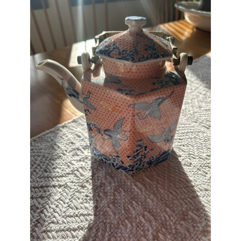 Asian Teapot set with 6 cups.