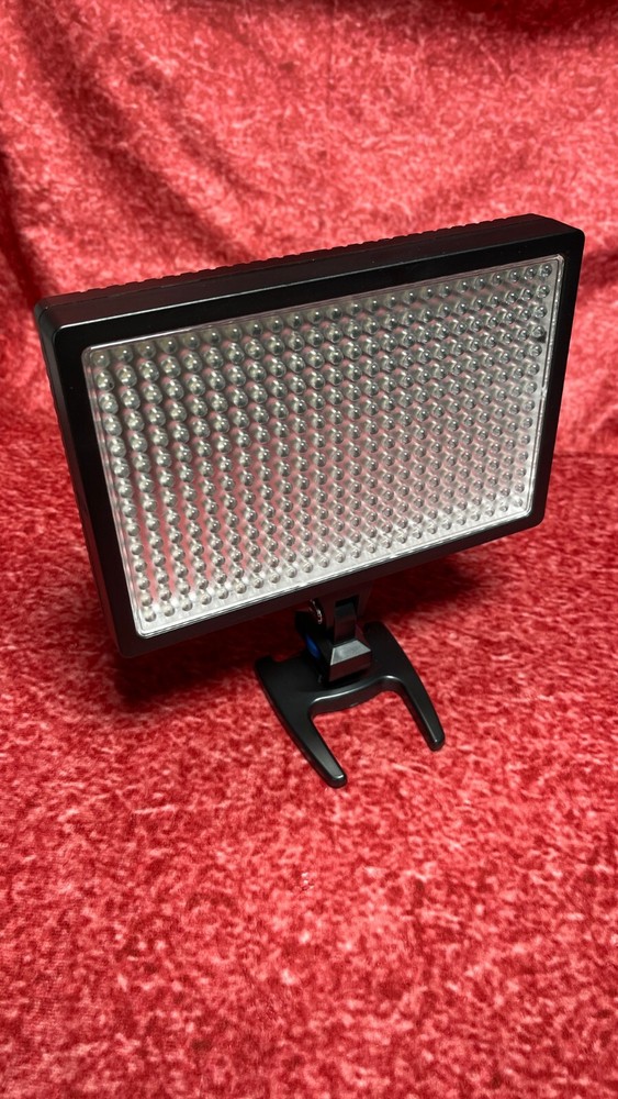 ProMaster Vari-Temp Camera/Camcorder LED Light Panel 2437, RemoteControl, Handle