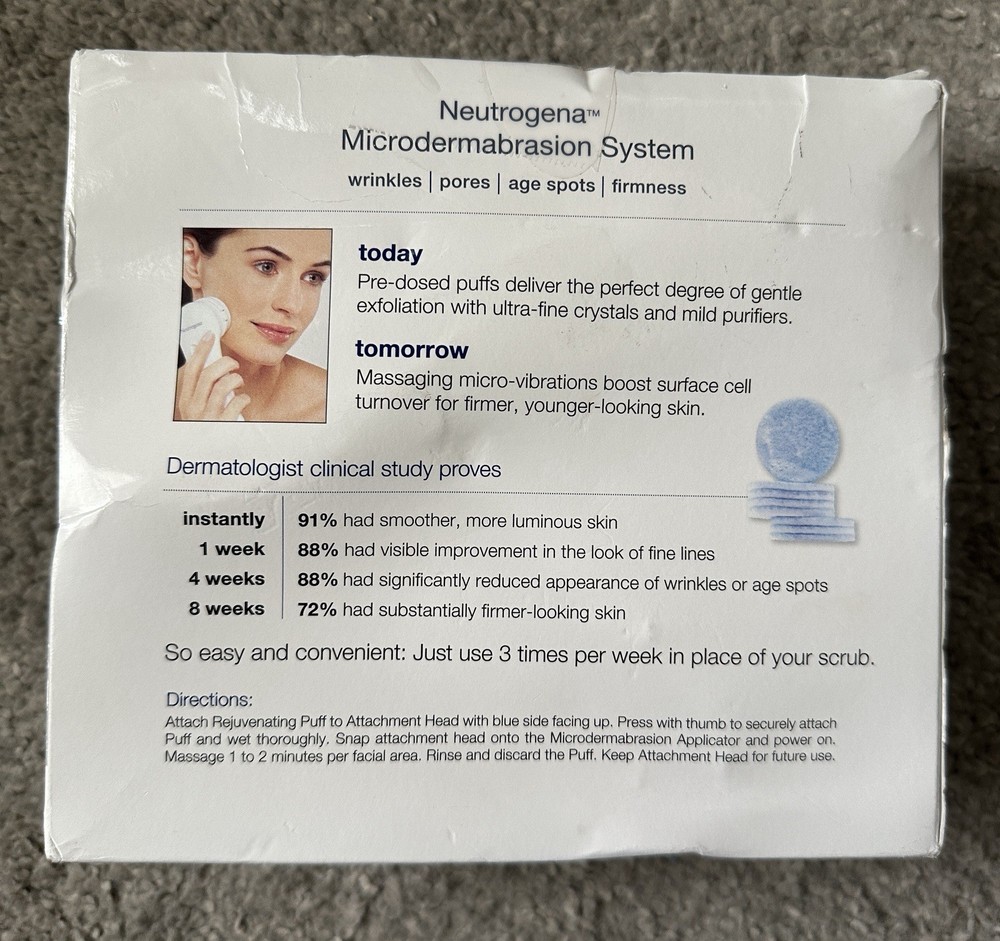 Neutrogena Microdermabrasion System Kit with 12 Rejuvenating Puffs - Open Box
