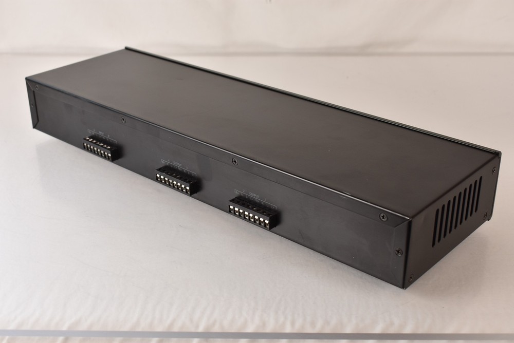 Monoprice Dual Source 4-Channel A/B Speaker Selector w/ Volume Control