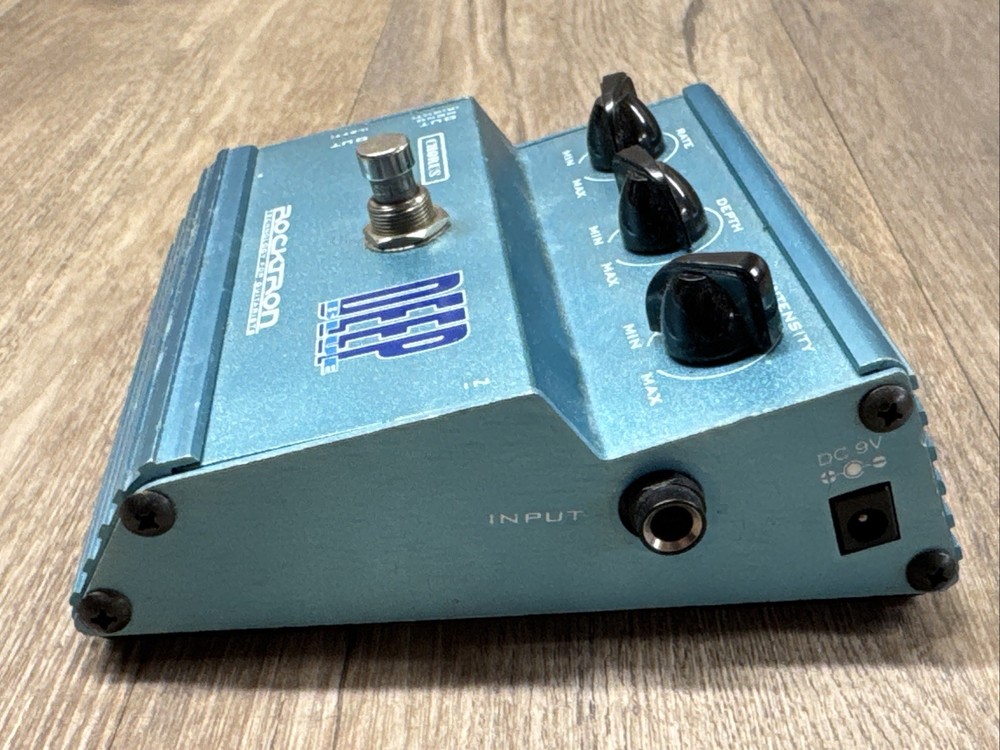 Rocktron Deep Blue Stereo Chorus Guitar Effect Pedal