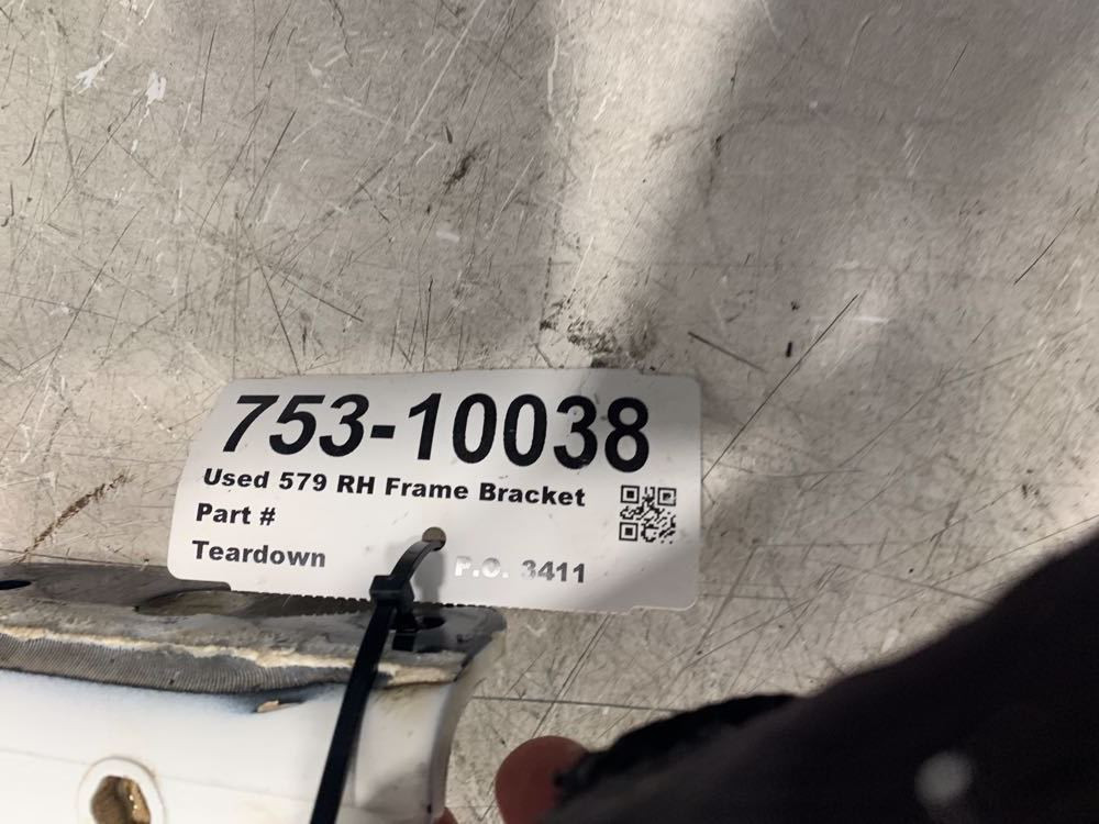 Peterbilt 579 Hood Rest (638-10748)