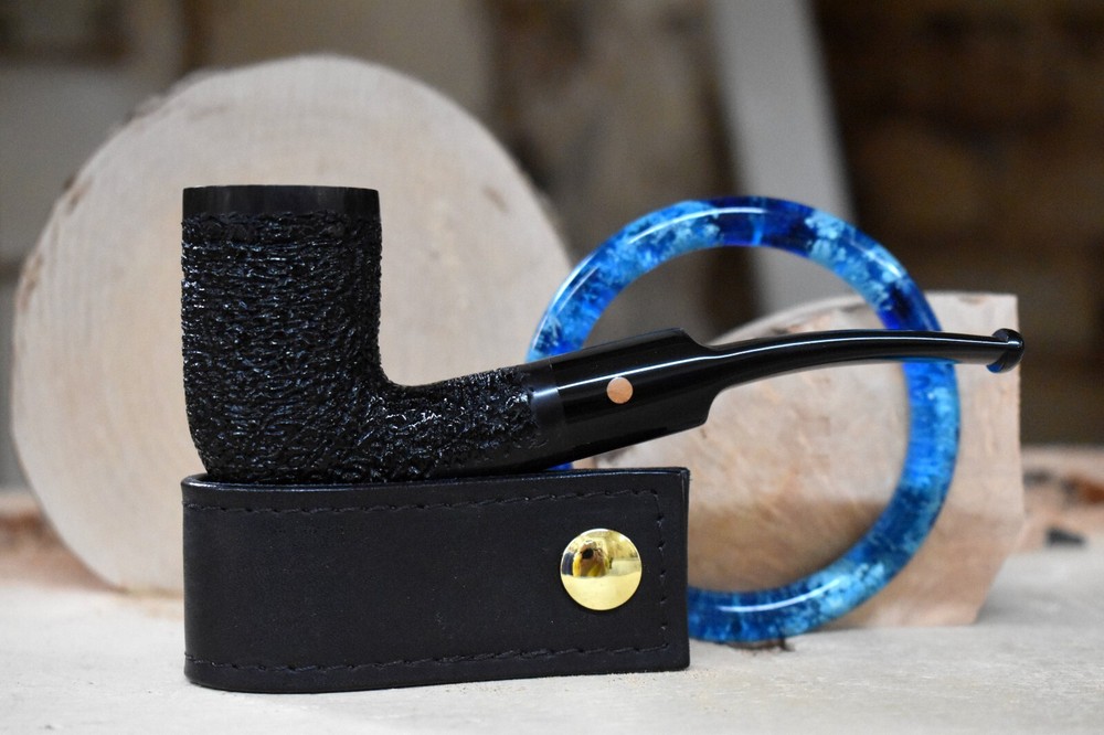 Moretti Pipe Black Rusticated Freehand