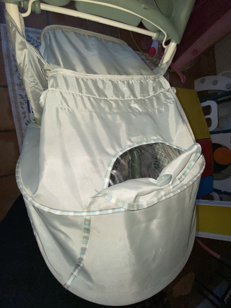 Vintage Winnie The Pooh Stroller READ DESCRIPTION