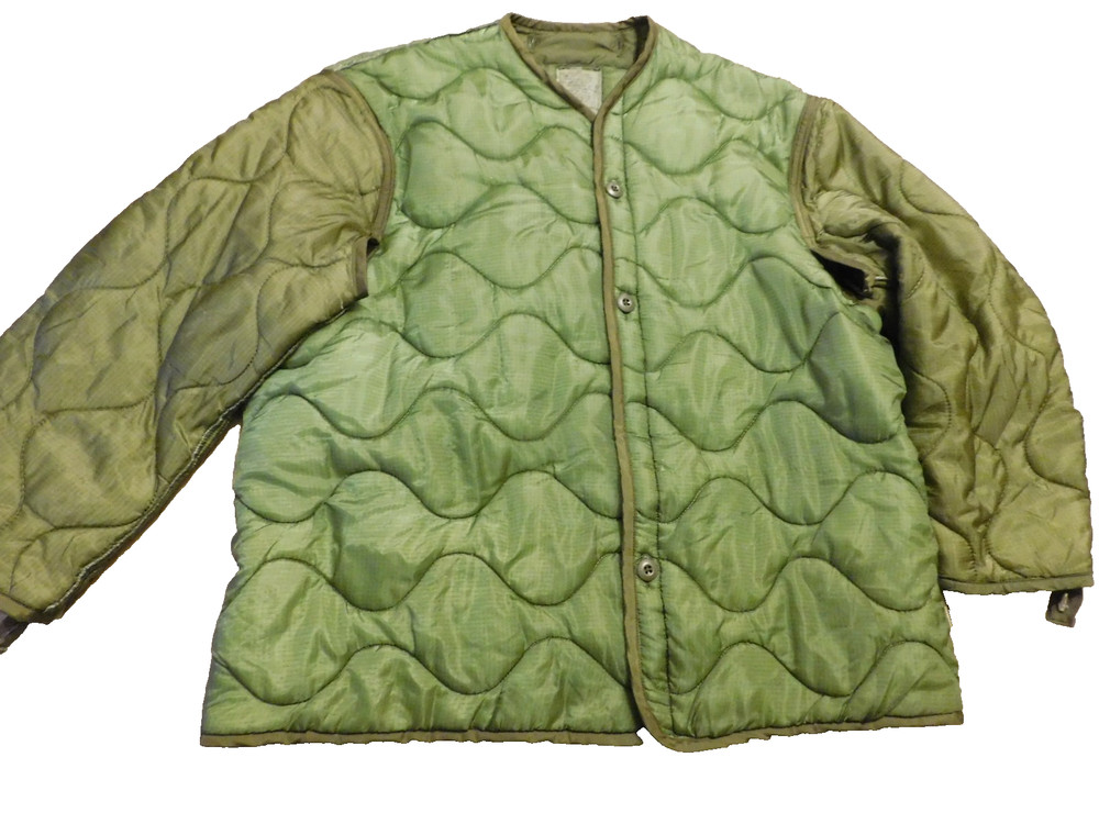US ARMY  FIELD JACKET LINER SIZE LARGE NEW