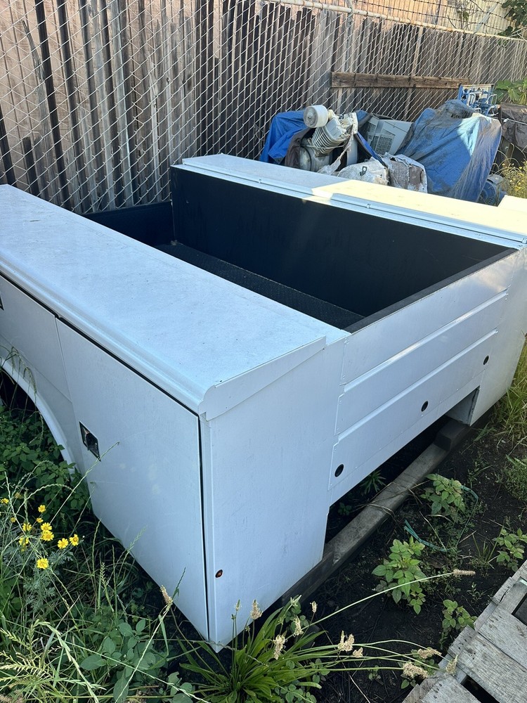 reading utility body truck