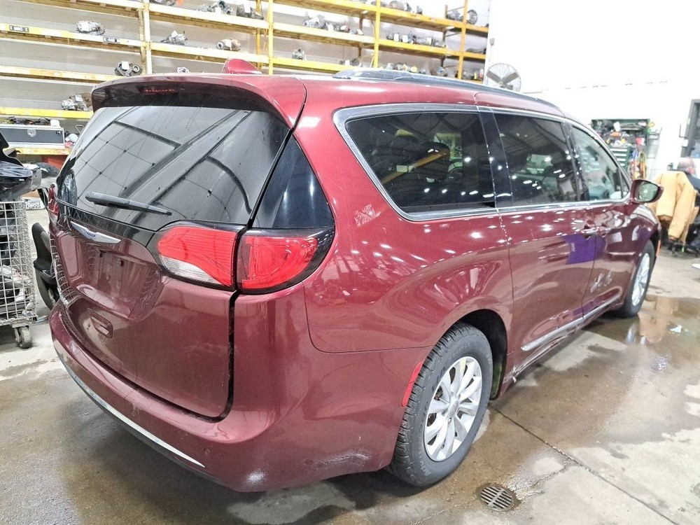 2019 Pacifica Amplifier,68338770 Sku#4318513
