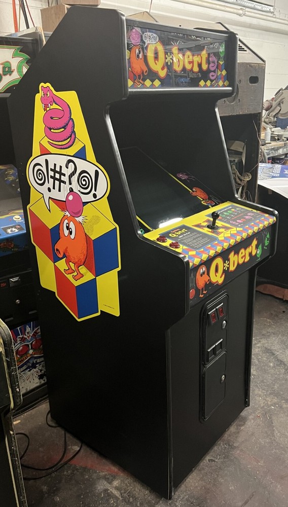 Q*BERT ARCADE MACHINE by GOTTLIEB 1982 (Excellent Condition) *Rare*