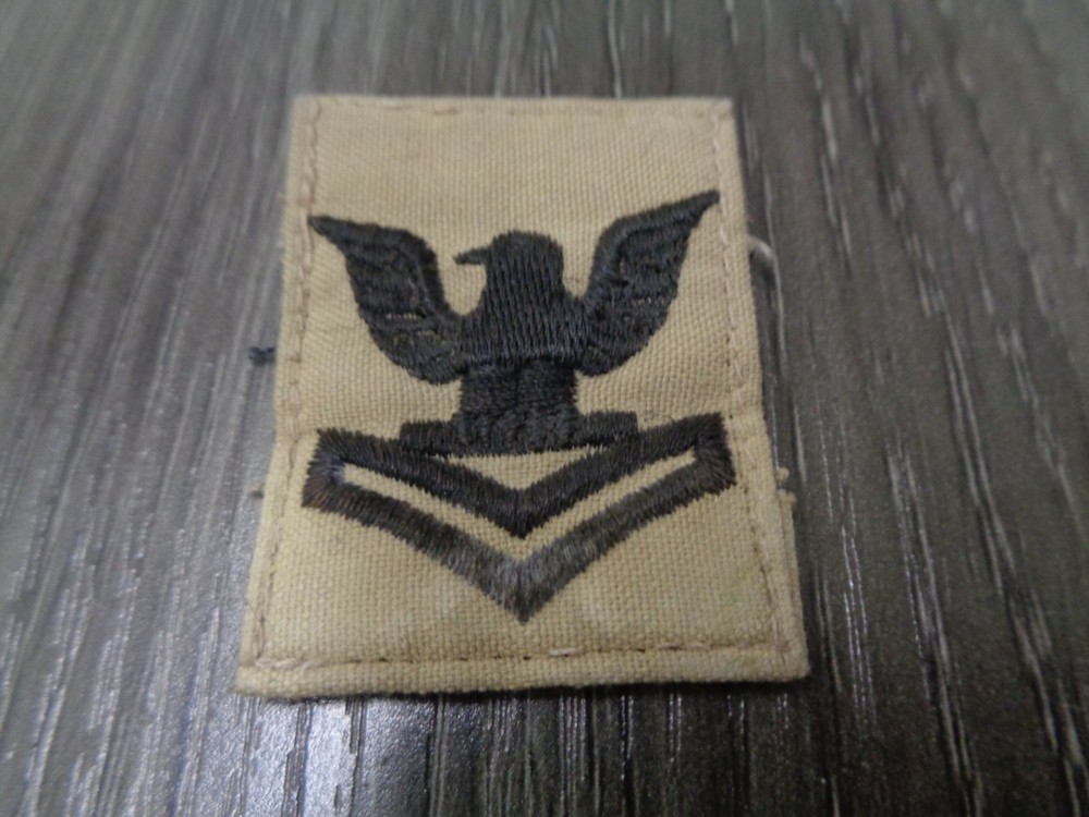 DESERT TAN USN SEABEE E5 PETTY OFFICER 2ND CLASS CAP DEVICE PATCH USED