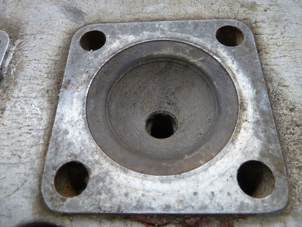 Suzuki GT380 Cylinder Head.