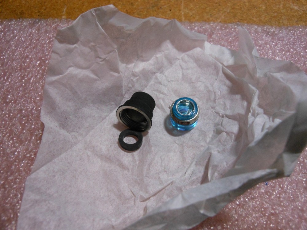 HOFFMAN ENGINEERING LIGHT , PANEL PART # 22650-4  NSN: 6210-00-555-3822