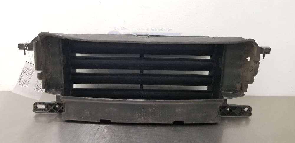 20 FORD EXPEDITON LOWER AIR SHUTTER 3.5L