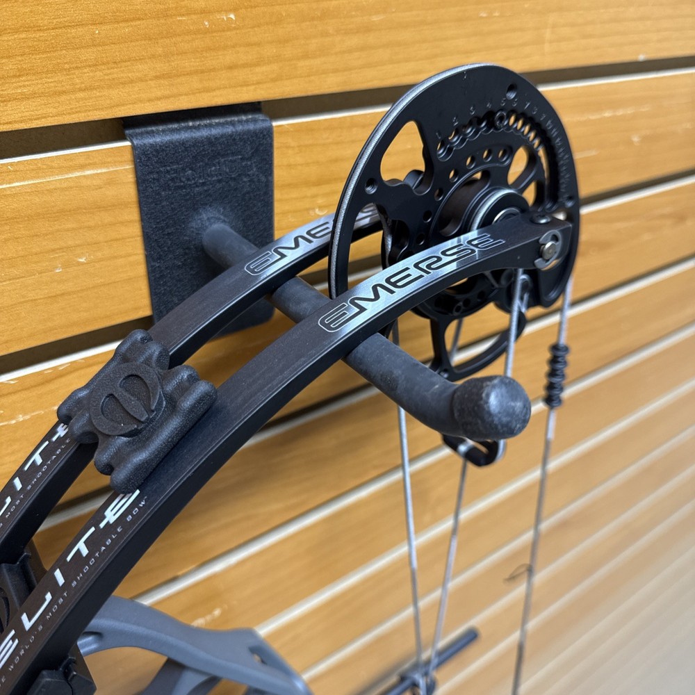 Item 3821 - Elite Archery Compound Bow - Emerse - RH - Slate Grey