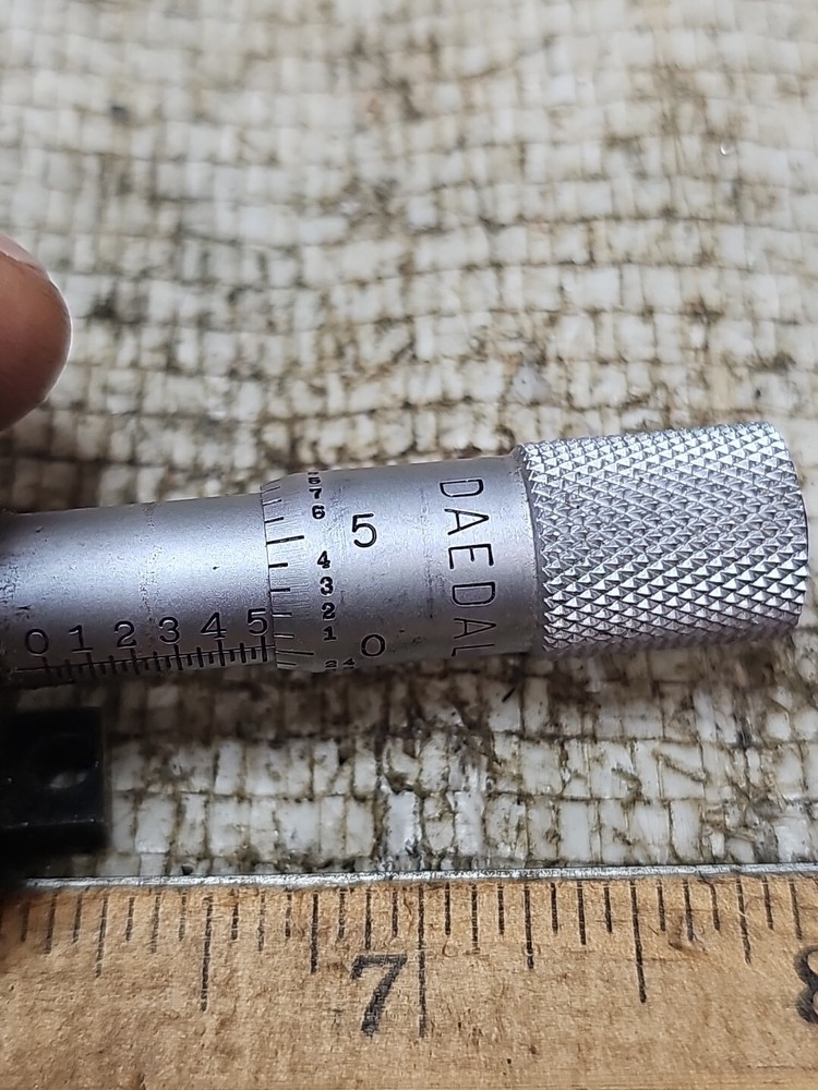 Daedal LINEAR POSITIONER STAGE Starrett Micrometer .5" RANGE