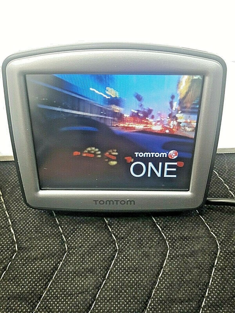TomTom ONE 310 Model N14644 Instructions Case and Car Charger Bundle