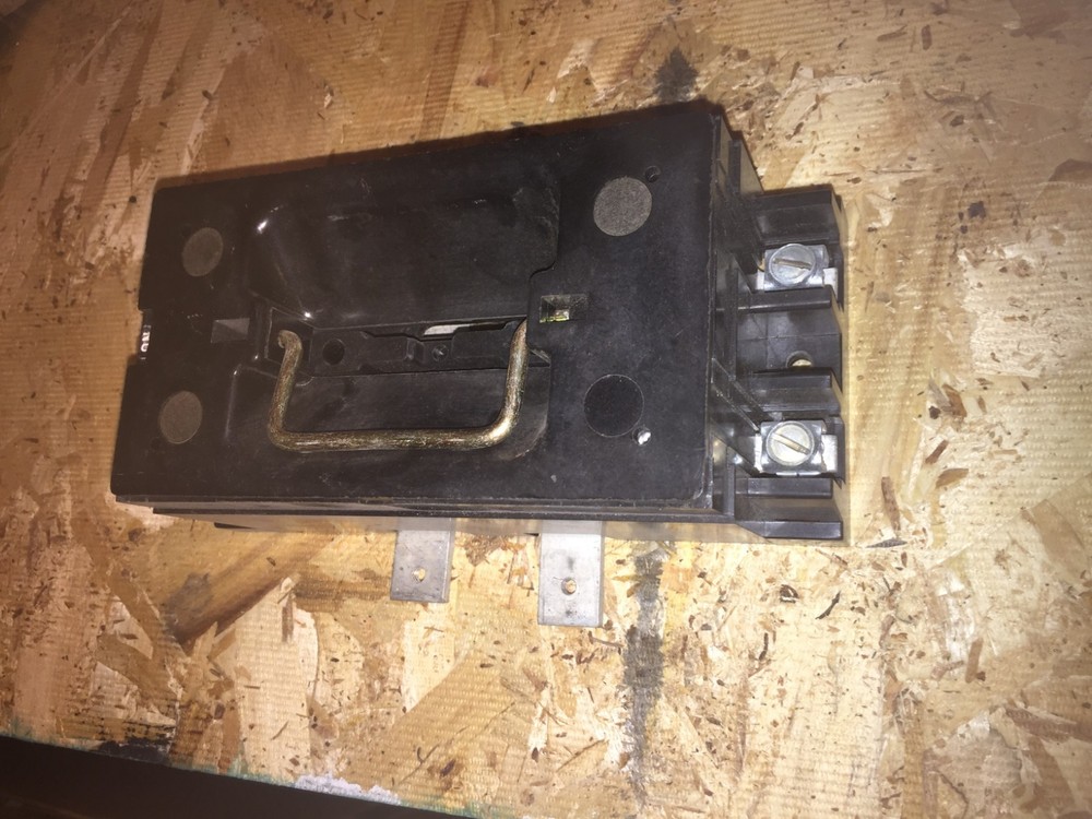 SQUARE D FSP 100AMP MAIN FUSE BLOCK AND FUSE PULLOUT