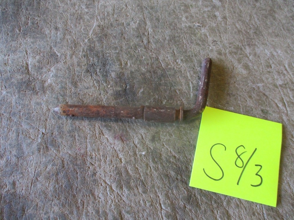 Used Rusty Cross Pin for Traverse & Elevation T&E Mechanism