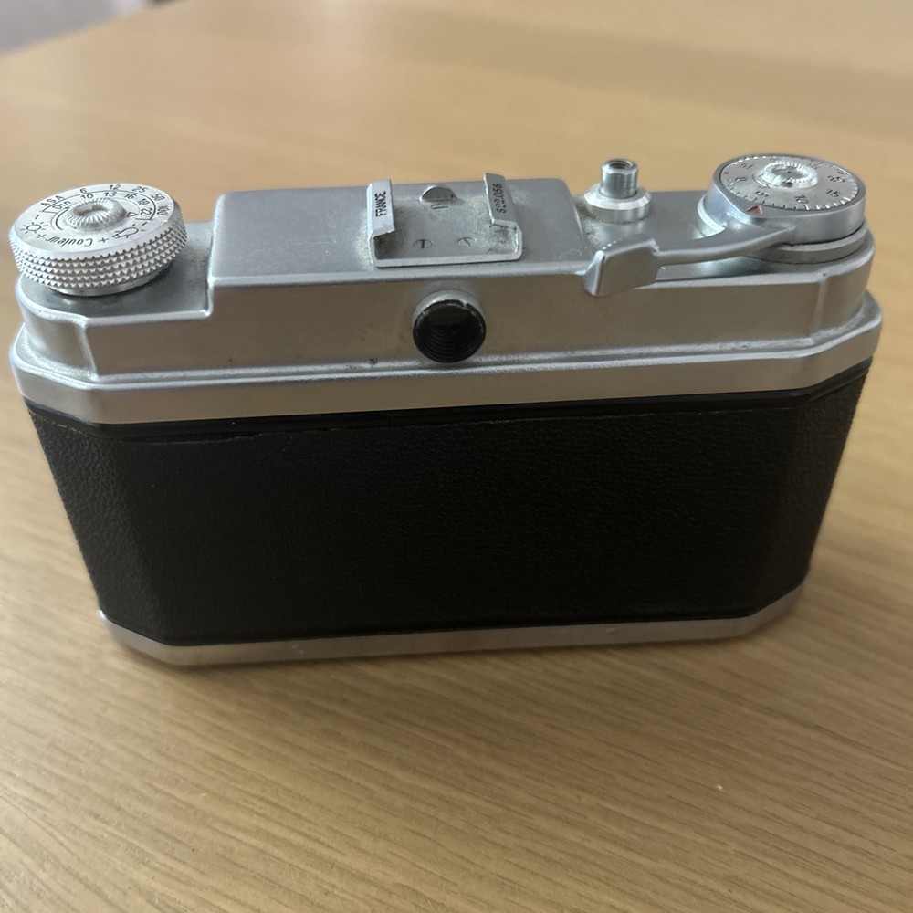 Foca neoplar camera