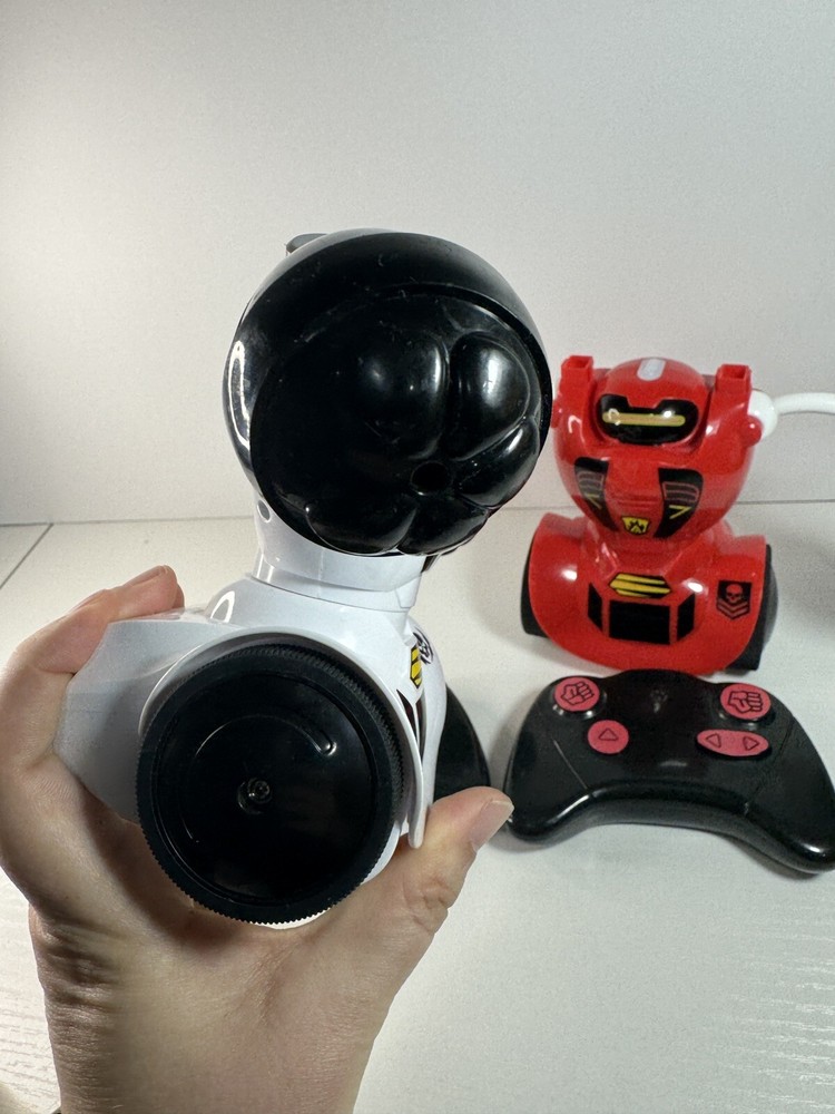 Sharper Image Remote Control Robot Set Multiplayer RC Red And White Tested