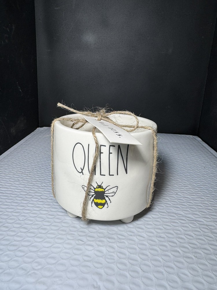 Rae Dunn BEE “Queen ” New (Z69)