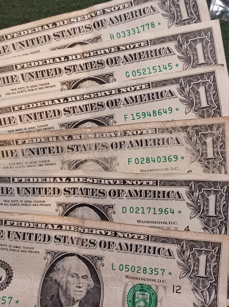 U.S. One Dollar Star Notes. Circulated. Random Pack. 6 Total Bill's, Free Ship