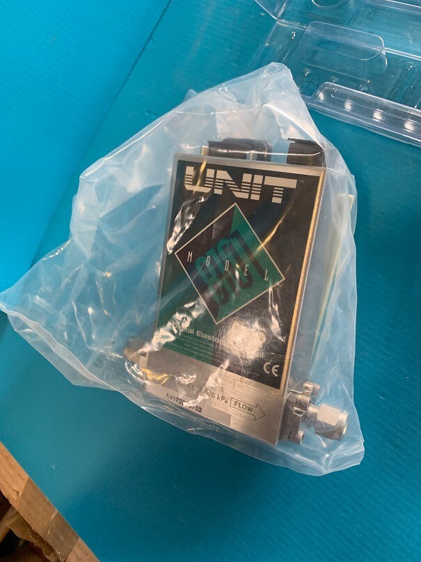 UNIT UFC-8101 ELASTOMERIC MASS FLOW CONTROLLER