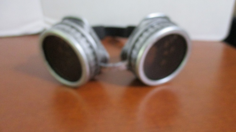 SteamPunk  Silver GOOGLES / GLASSES Halloween Accessory