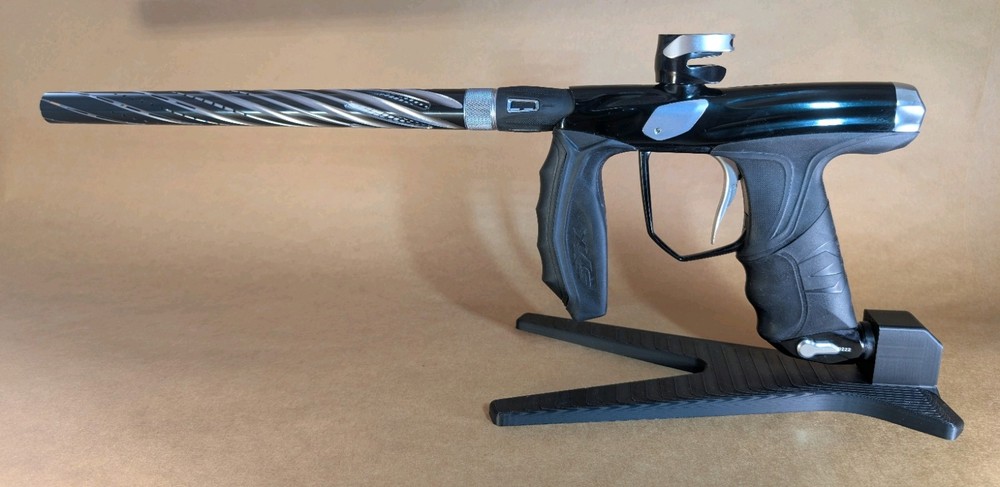 Paintball Gun Display Stand (0 Degrees)