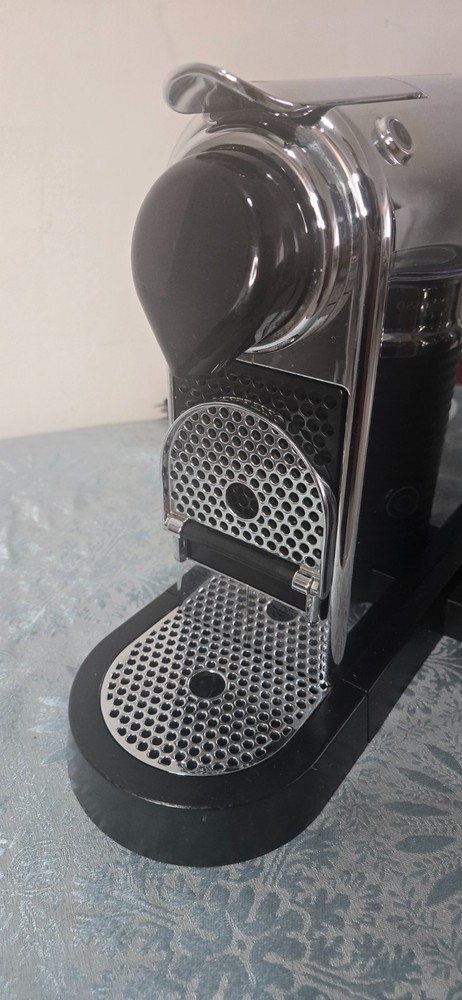 Nespresso Citiz & Milk My Machine Type 122