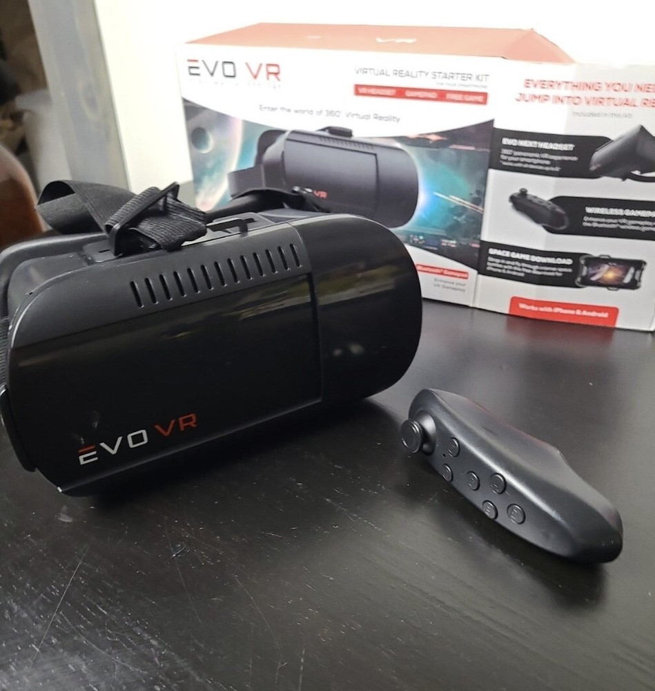 Evo vr head set with wireless gamepad