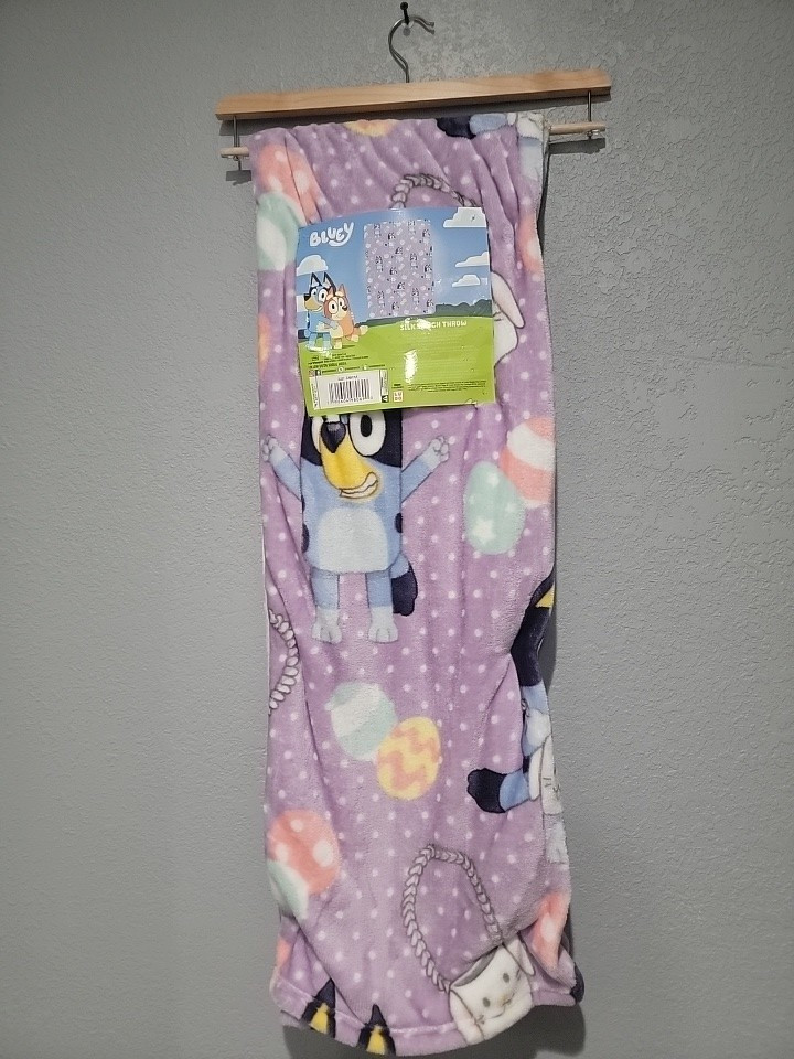 NWT Disney Bluey Easter 50”x70” Silk Touch Throw Blanket