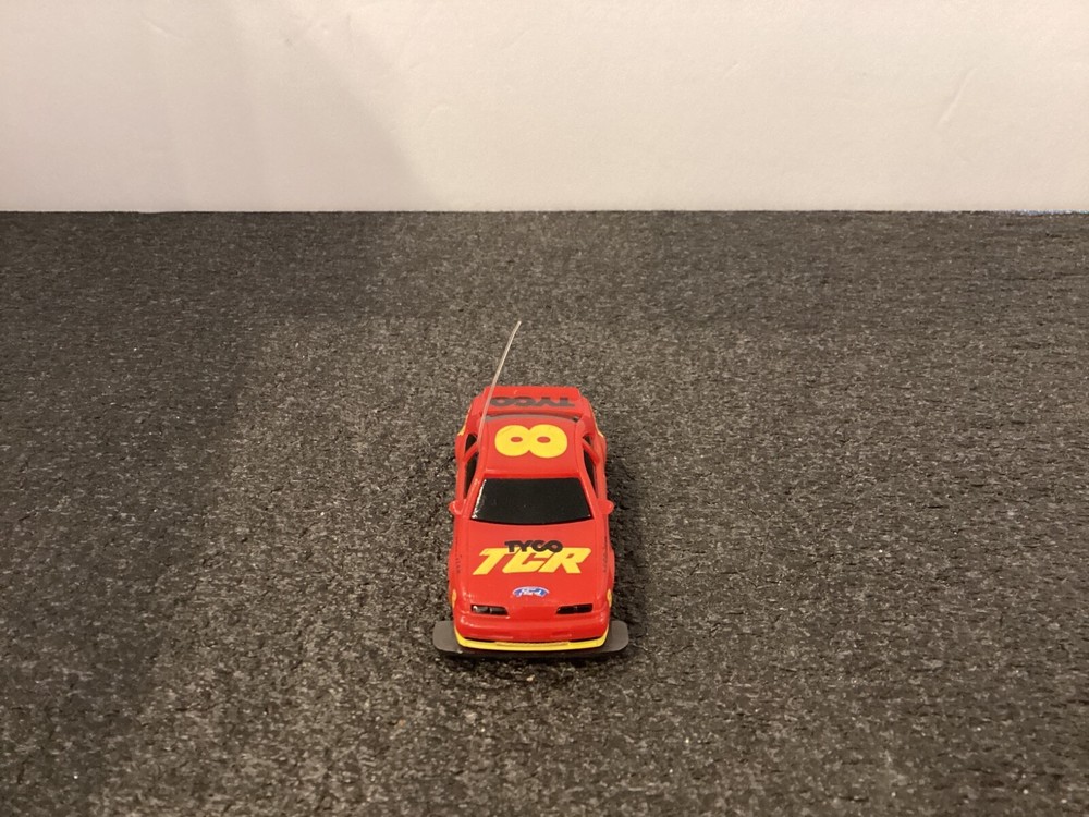 HO SLOT CAR COMPLETE RUNNING