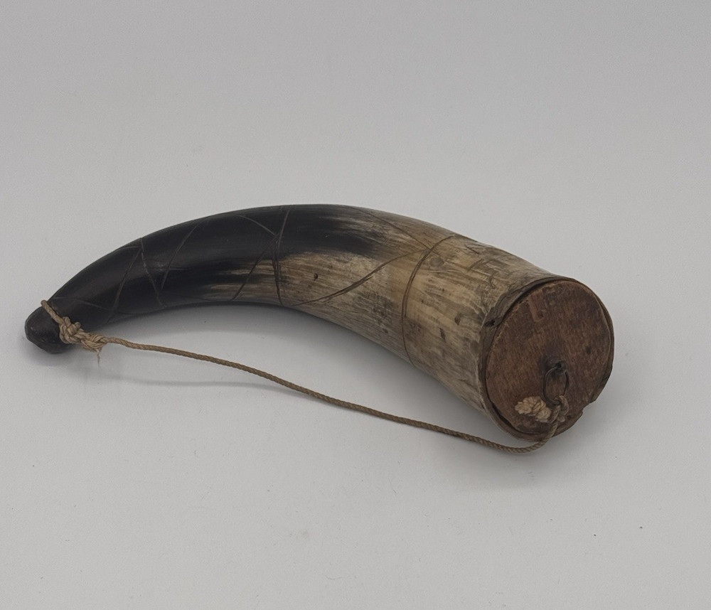 Vintage Etched Black Powder Horn 7"