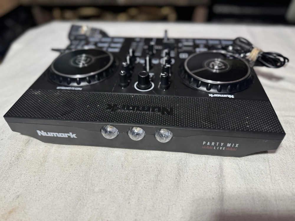 Numark Party Mix Live 2-Channel DJ controller