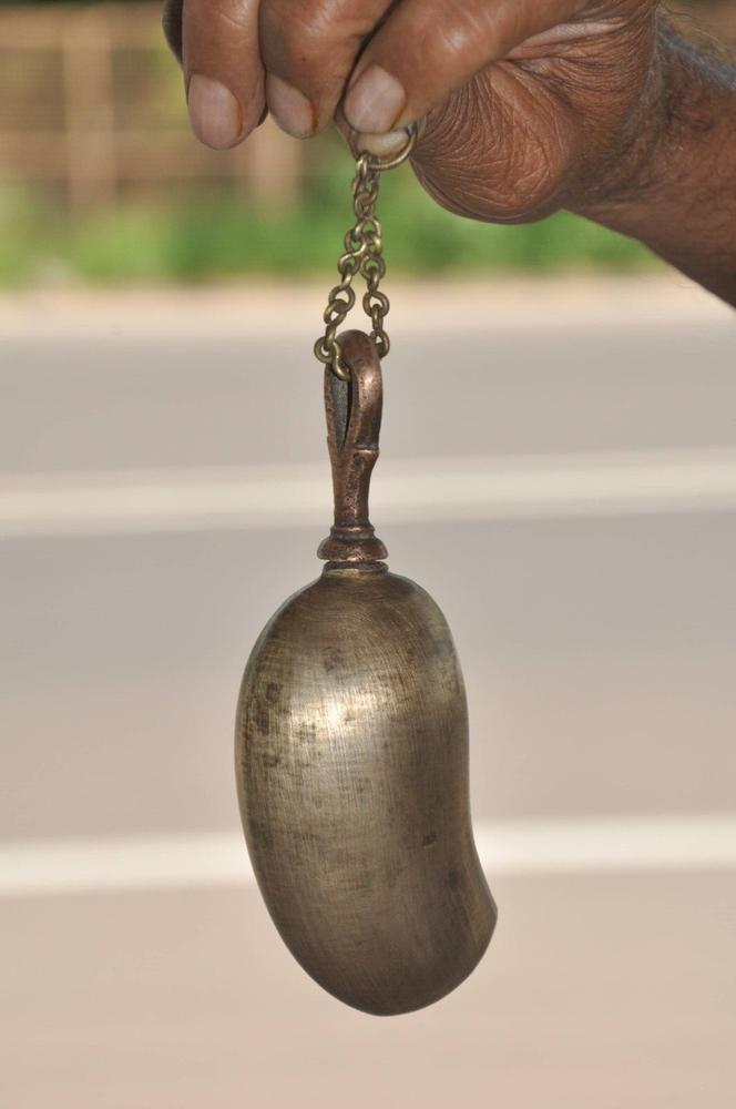 Vintage Brass Handcrafted Mango Shape Solid Powder Box
