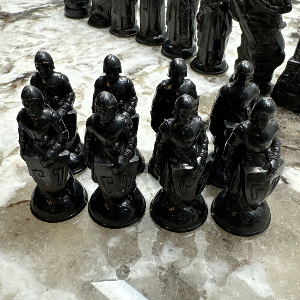 Vintage 1974 E.S. Lowe Renaissance Chess Set ~ Replacement Black Pawn