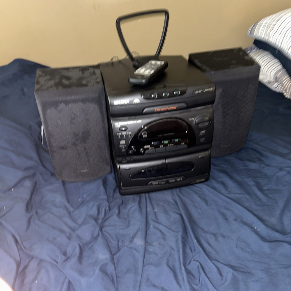 VINTAGE SHARP CD-C2600 3 DISC CD, DUAL CASSETTE, AM/FM SYSTEM SPEAKERS