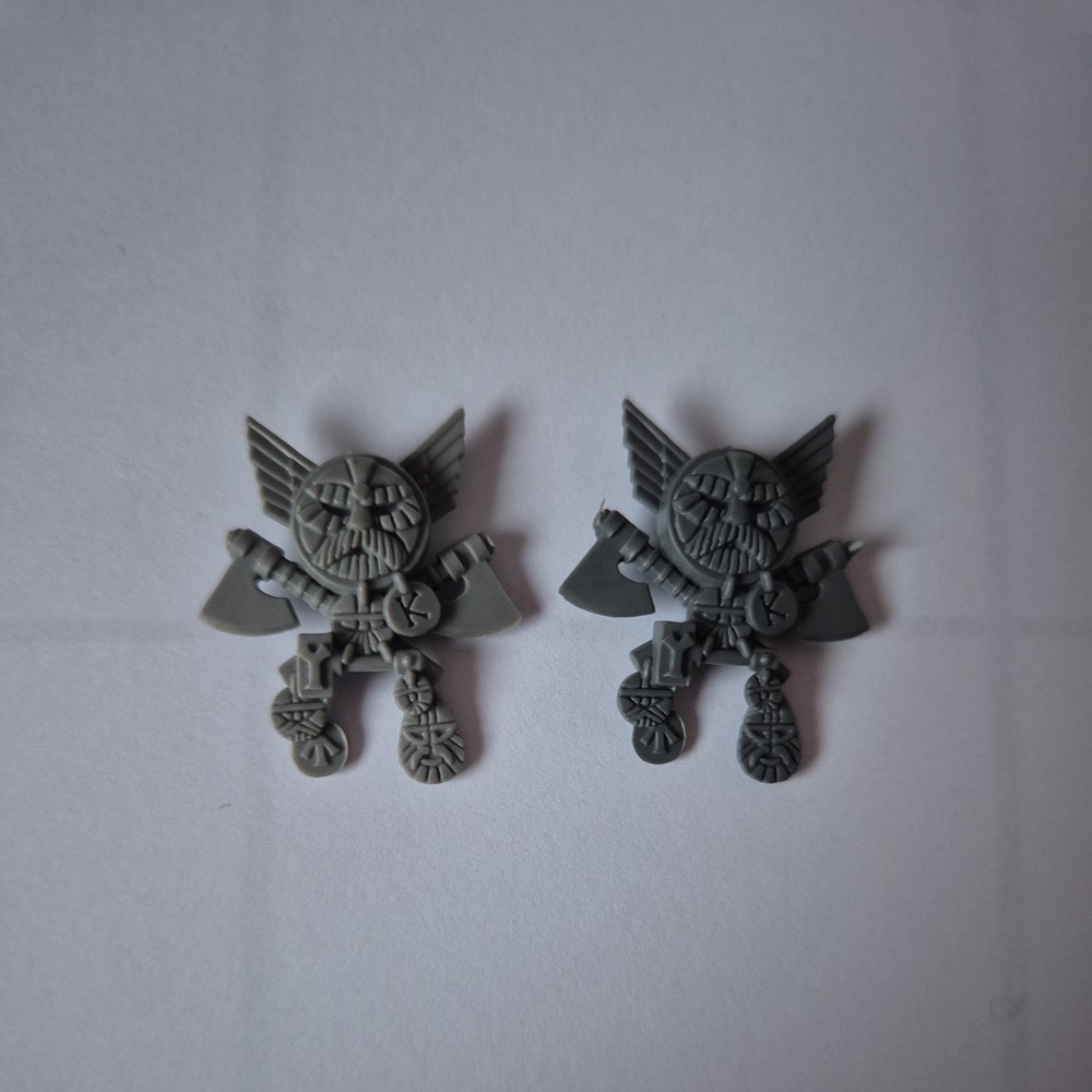 Warhammer Dwarf Warriors Standard Top x 2