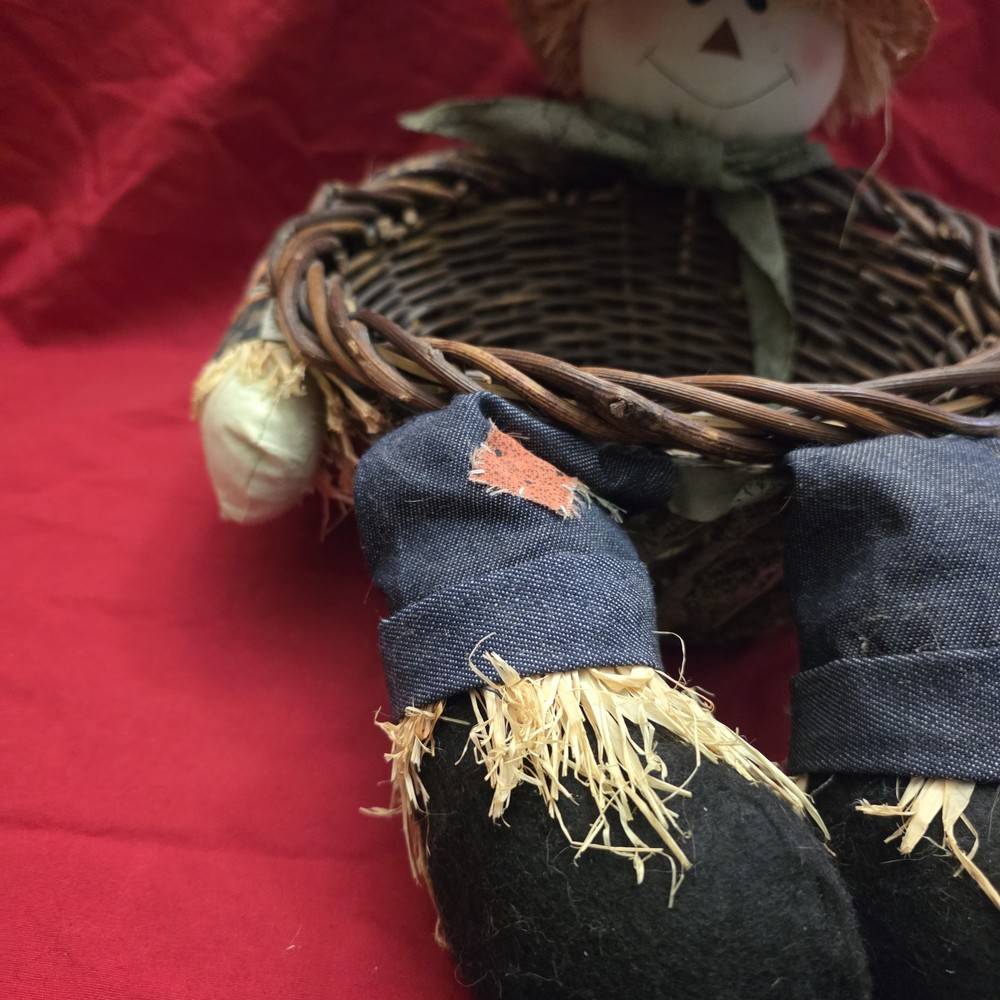 Scarecrow Sitter Basket