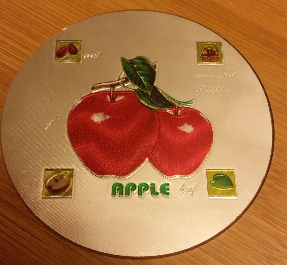 1 Natural Bamboo Heat Pad, Kitchen Decor, 3D APPLES, SQUARE, approx.7" x 7"