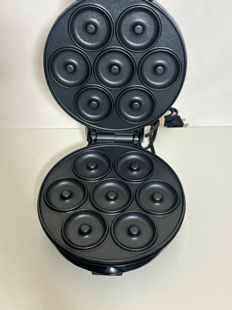 Dash Express Mini Donut Maker With Donut Graphic Print